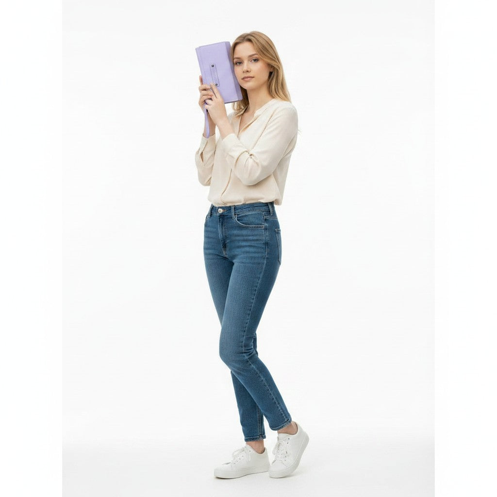 Chris Louis Venice Ladies Wallet in light purple, made of genuine leather with multiple card slots and zipper pockets.